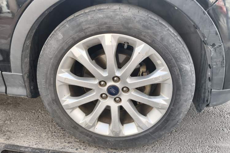 Used Ford Kuga 2015 1.5L GTDi Two-Wheel-Drive Comfort Model Right Front Wheel Hub
