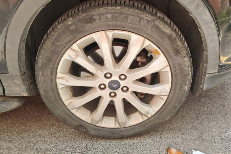 Used Ford Kuga 2015 1.5L GTDi Four-Wheel-Drive Elite Model Right Front Wheel Hub