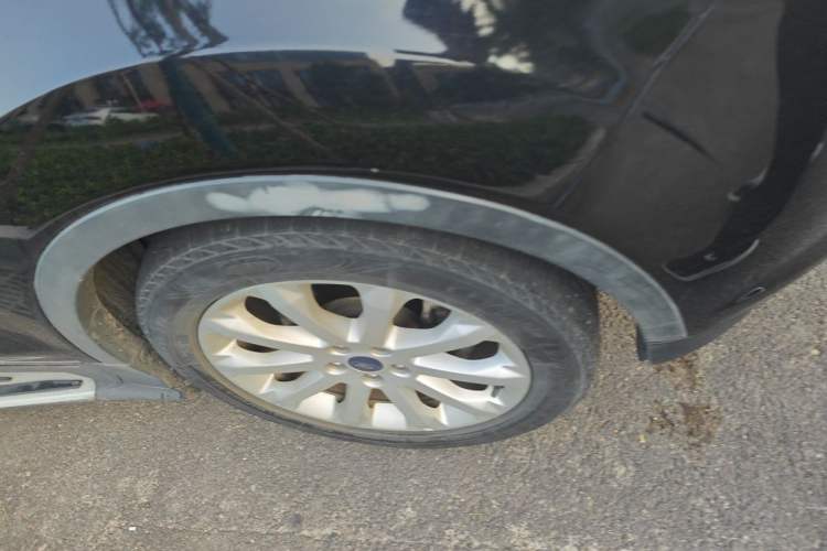 Used Ford Kuga 2015 1.5L GTDi Two-Wheel Drive Fashion Edition Right Front Wheel Hub