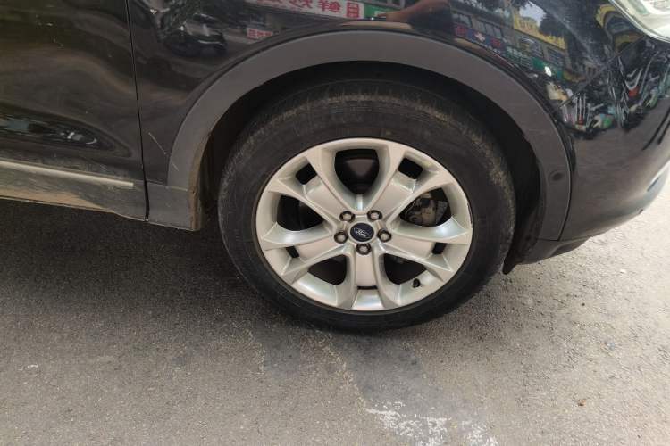 Used Ford Kuga 2015 2.0L GTDi Four-Wheel-Drive Sport Model Right Front Wheel Hub