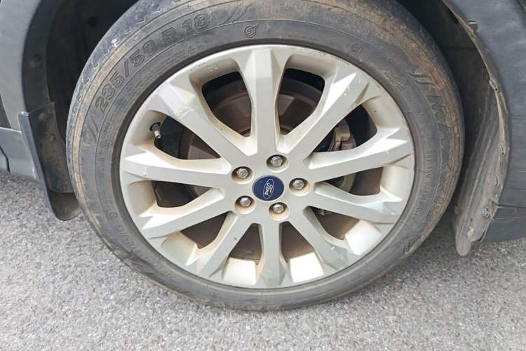 Used Ford Kuga 2015 1.5L GTDi Two-Wheel Drive Fashion Edition Right Front Wheel Hub