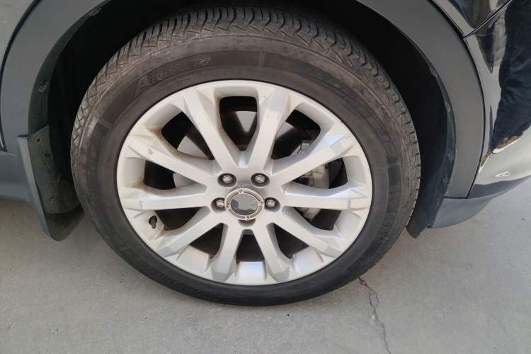 Used Ford Kuga 2015 2.0L GTDi Four-Wheel Drive Elite Model Right Front Wheel Hub