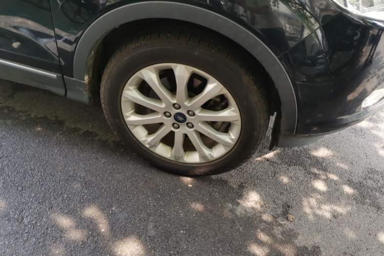 Used Ford Kuga 2015 1.5L GTDi Four-Wheel-Drive Elite Model Right Front Wheel Hub