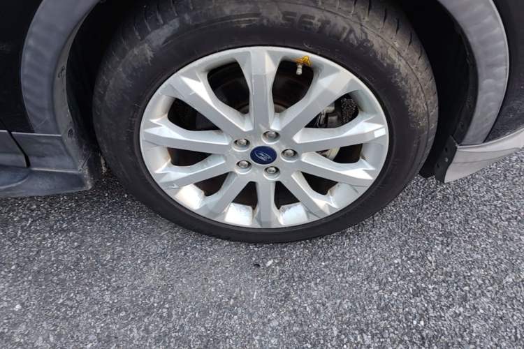 Used Ford Kuga 2015 1.5L GTDi Two-Wheel Drive Fashion Edition Right Front Wheel Hub