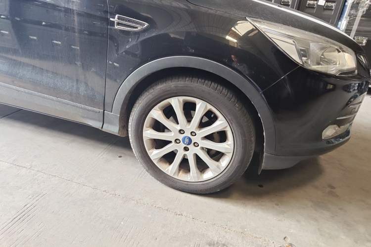 Used Ford Kuga 2015 1.5L GTDi Two-Wheel Drive Fashion Edition Right Front Wheel Hub