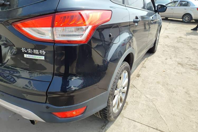 Used Ford Kuga 2015 1.5L GTDi Two-Wheel-Drive Comfort Model Right Rear Taillight