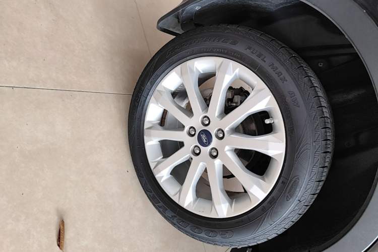 Used Ford Kuga 2015 1.5L GTDi Two-Wheel Drive Fashion Edition Right Rear Wheel Hub