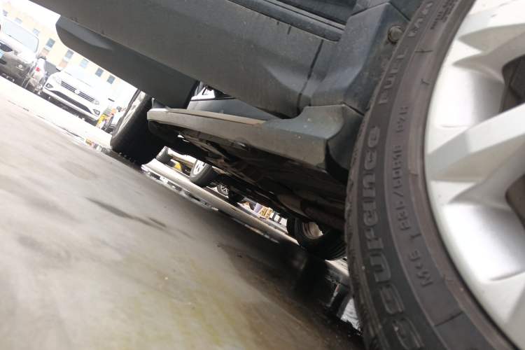 Used Ford Kuga 2015 1.5L GTDi Two-Wheel-Drive Comfort Model Right Side Sill