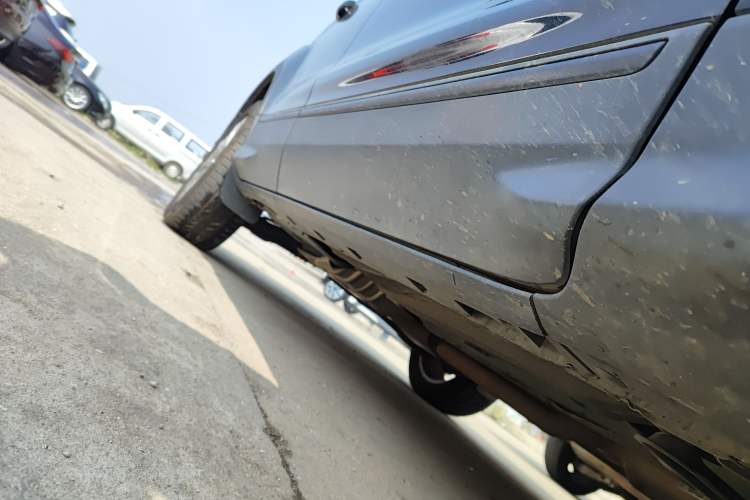 Used Ford Kuga 2015 1.5L GTDi Two-Wheel-Drive Comfort Model Right Side Sill