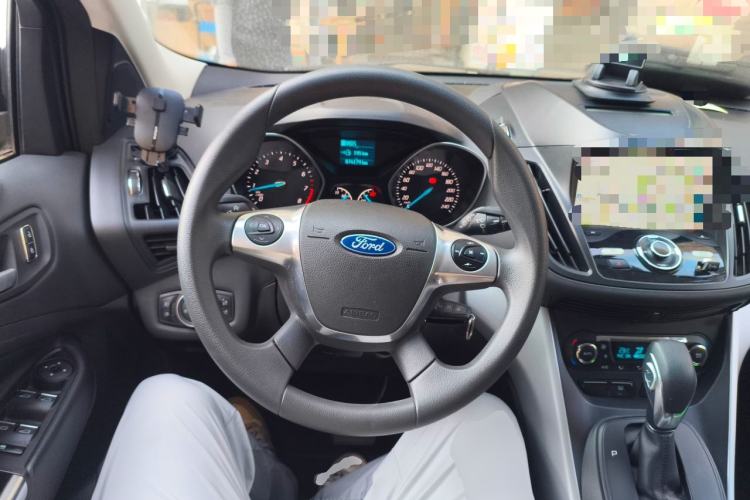 Used Ford Kuga 2015 1.5L GTDi Two-Wheel-Drive Comfort Model Steering Wheel