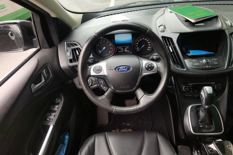 Used Ford Kuga 2015 2.0L GTDi Four-Wheel-Drive Sport Model Steering Wheel