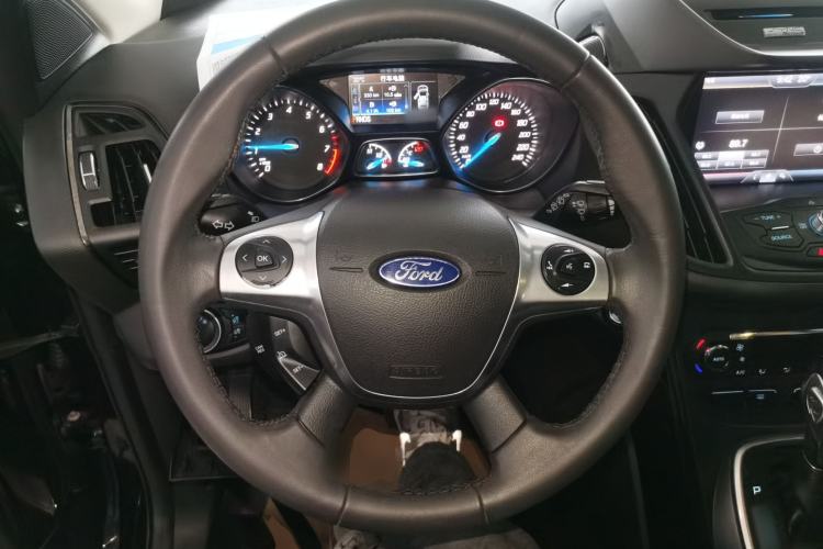 Used Ford Kuga 2015 2.0L GTDi Four-Wheel-Drive Sport Model Steering Wheel