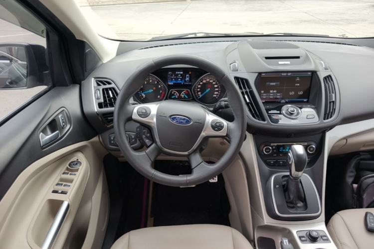 Used Ford Kuga 2015 2.0L GTDi Four-Wheel Drive Prestige Model Steering Wheel