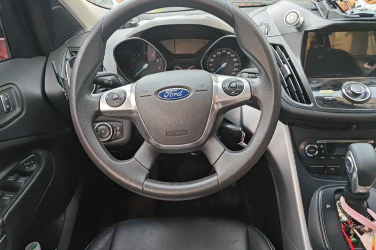 Used Ford Kuga 2015 1.5L GTDi Two-Wheel-Drive Comfort Model Steering Wheel