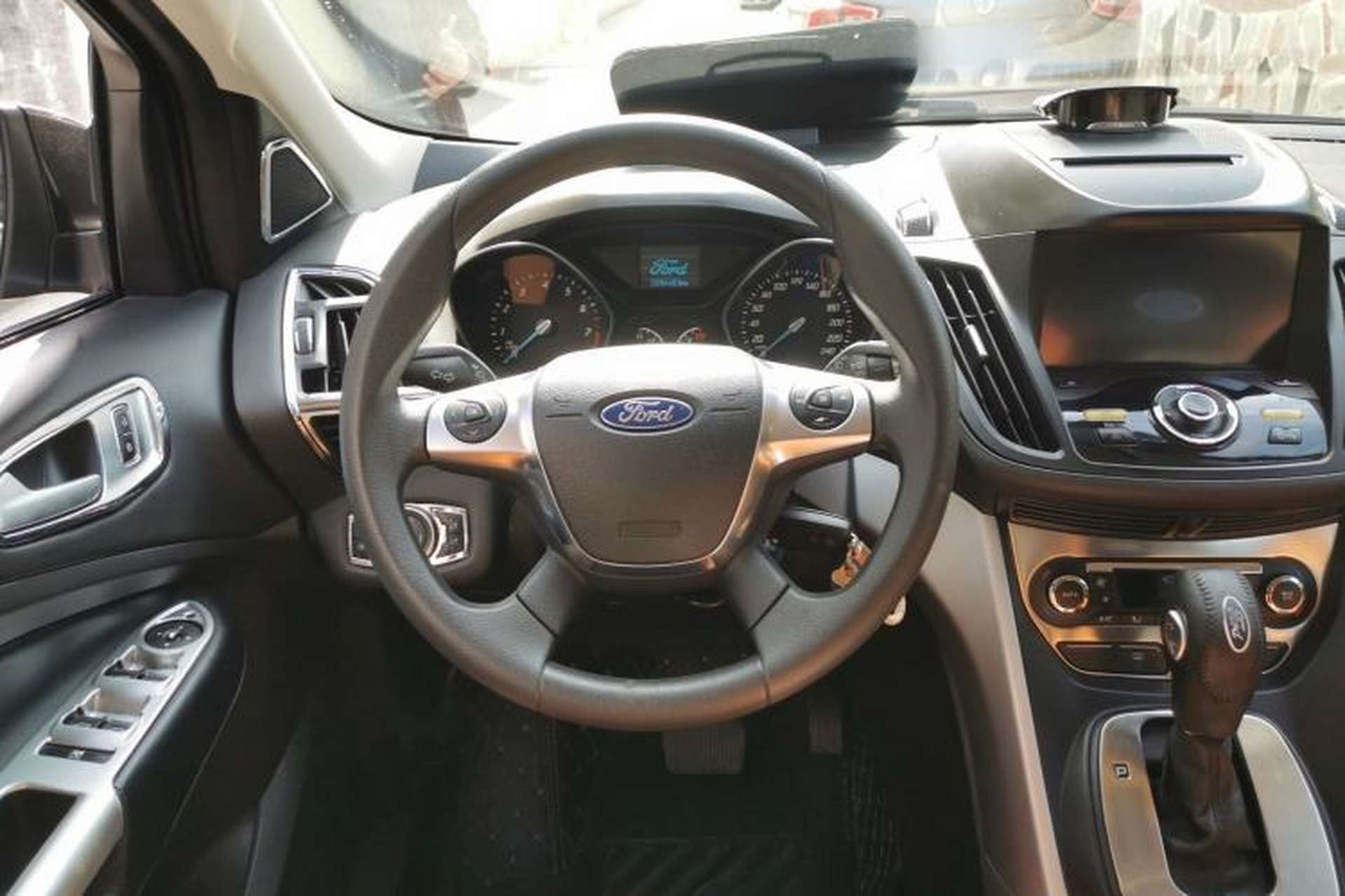 Used Ford Kuga 2015 1.5L GTDi Two-Wheel-Drive Comfort Model Steering Wheel