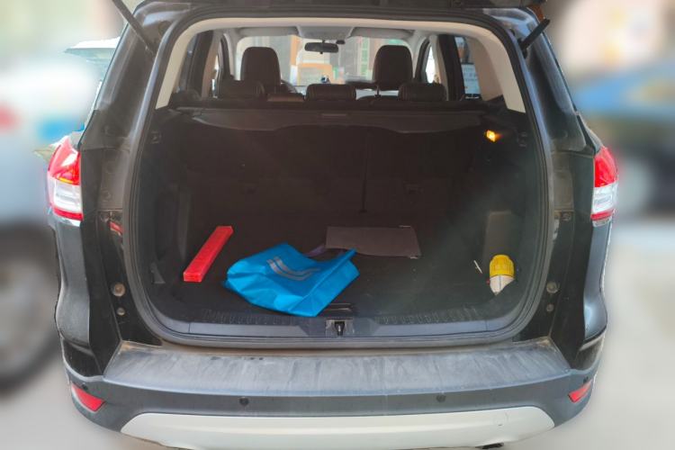 Used Ford Kuga 2015 1.5L GTDi Two-Wheel-Drive Comfort Model Trunk