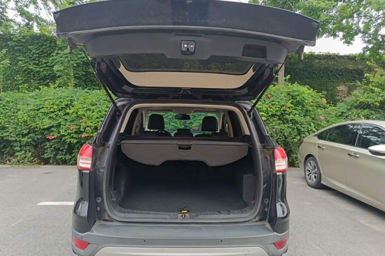 Used Ford Kuga 2015 1.5L GTDi Two-Wheel Drive Fashion Edition Trunk