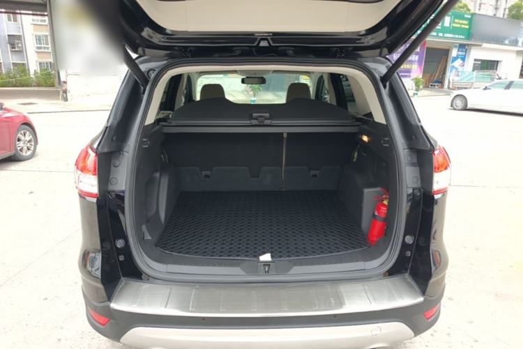 Used Ford Kuga 2015 2.0L GTDi Four-Wheel Drive Prestige Model Trunk