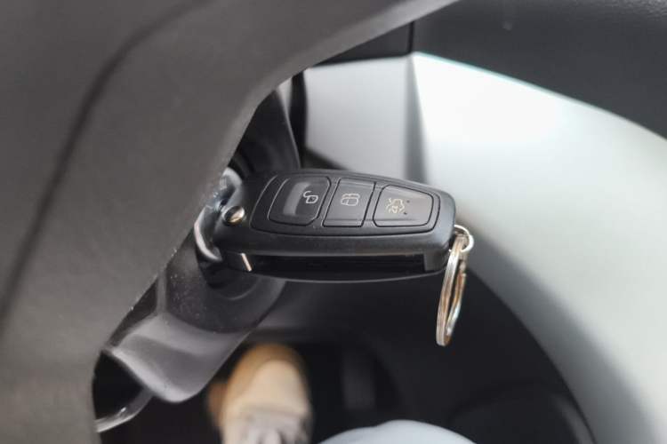 Used Ford Kuga 2015 1.5L GTDi Two-Wheel-Drive Comfort Model Vehicle Key