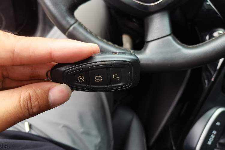 Used Ford Kuga 2015 2.0L GTDi Four-Wheel-Drive Sport Model Vehicle Key