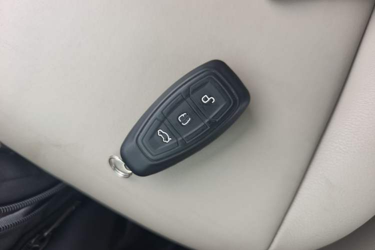 Used Ford Kuga 2015 2.0L GTDi Four-Wheel Drive Prestige Model Vehicle Key