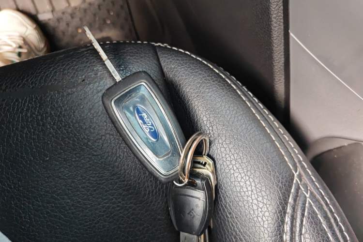 Used Ford Kuga 2015 1.5L GTDi Two-Wheel-Drive Comfort Model Vehicle Key