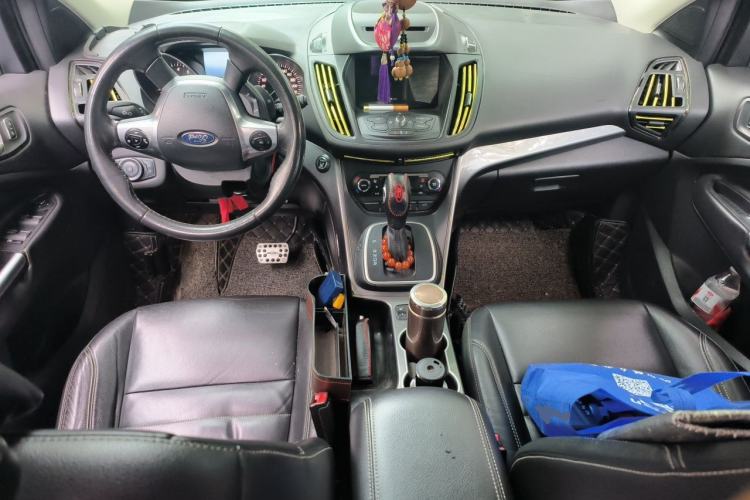 Used Ford Kuga 2015 1.5L GTDi Four-Wheel-Drive Elite Model Center Console