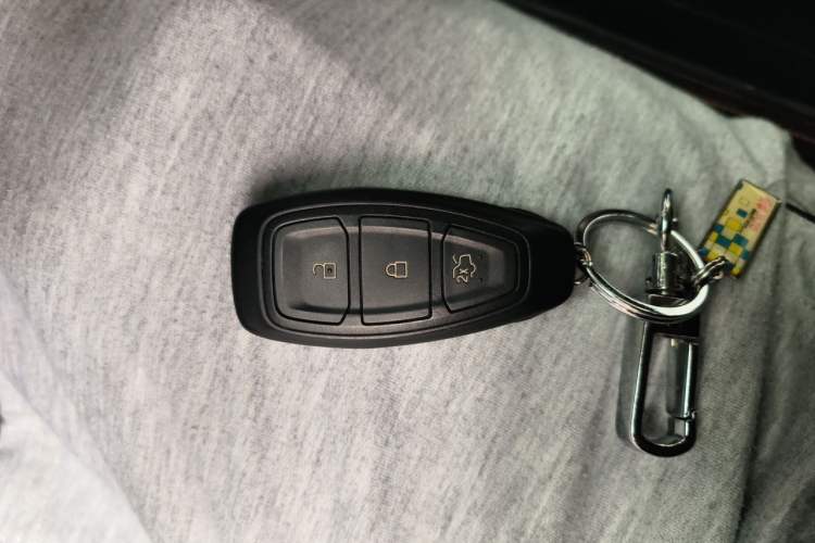 Used Ford Kuga 2015 1.5L GTDi Four-Wheel-Drive Elite Model Vehicle Key
