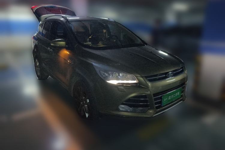 Used Ford Kuga 2015 2.0L GTDi Four-Wheel-Drive Sport Model Front Right 45 Deg