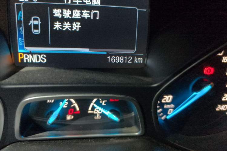 Used Ford Kuga 2015 2.0L GTDi Four-Wheel-Drive Sport Model Odometer Close Up