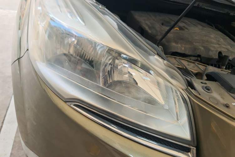Used Ford Kuga 2015 1.5L GTDi Two-Wheel Drive Fashion Edition Right Front Headlight