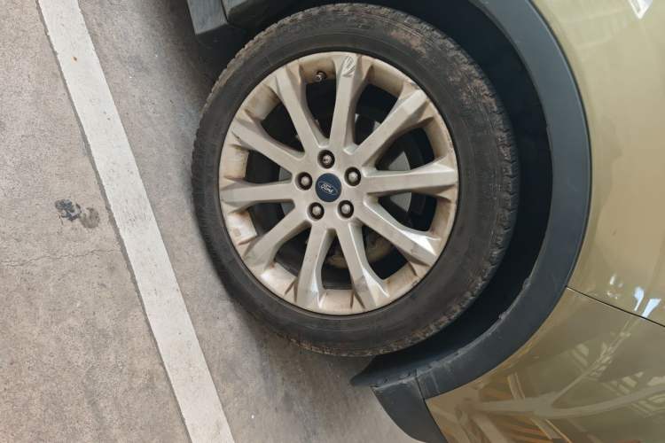 Used Ford Kuga 2015 1.5L GTDi Two-Wheel Drive Fashion Edition Right Front Wheel Hub