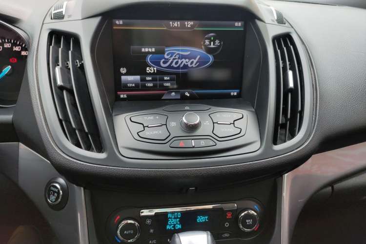 Used Ford Kuga 2015 2.0L GTDi Four-Wheel Drive Elite Model Audio And AC Panel
