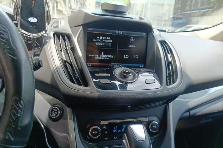 Used Ford Kuga 2015 2.0L GTDi Four-Wheel Drive Prestige Model Audio And AC Panel