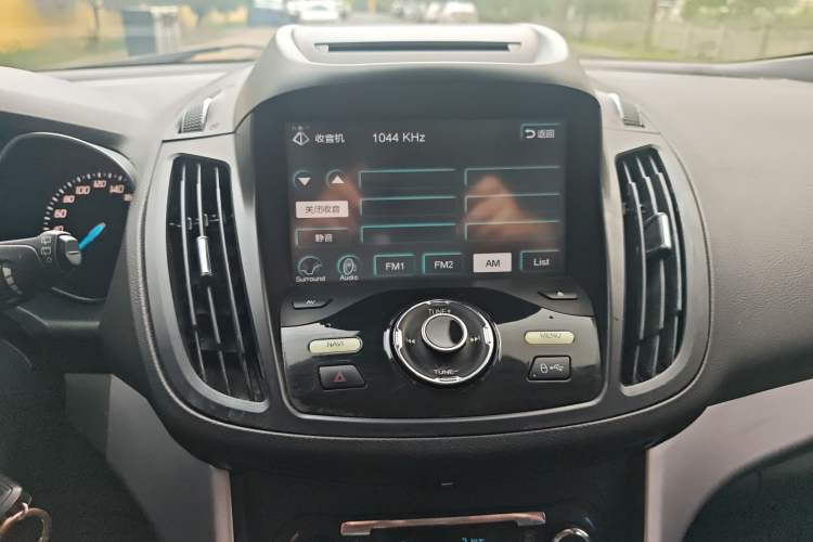 Used Ford Kuga 2015 1.5L GTDi Two-Wheel Drive Fashion Edition Audio And AC Panel