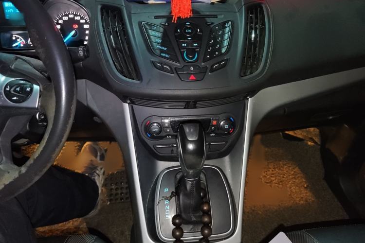 Used Ford Kuga 2015 1.5L GTDi Two-Wheel Drive Fashion Edition Audio And AC Panel
