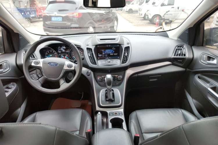 Used Ford Kuga 2015 2.0L GTDi Four-Wheel Drive Elite Model Center Console