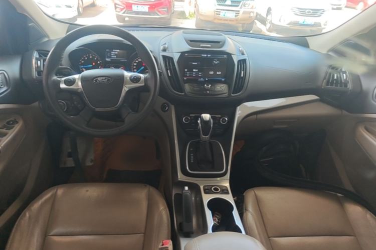 Used Ford Kuga 2015 1.5L GTDi Four-Wheel-Drive Elite Model Center Console