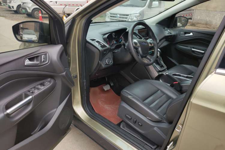 Used Ford Kuga 2015 2.0L GTDi Four-Wheel Drive Elite Model Driver Seat