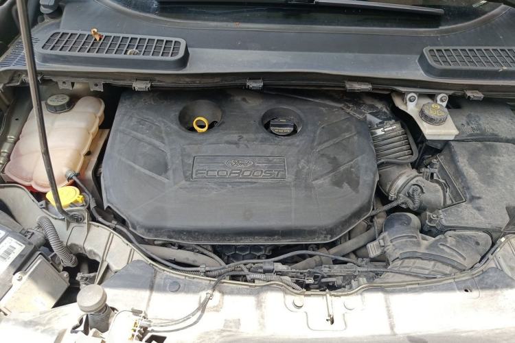 Used Ford Kuga 2015 2.0L GTDi Four-Wheel Drive Prestige Model Engine Bay