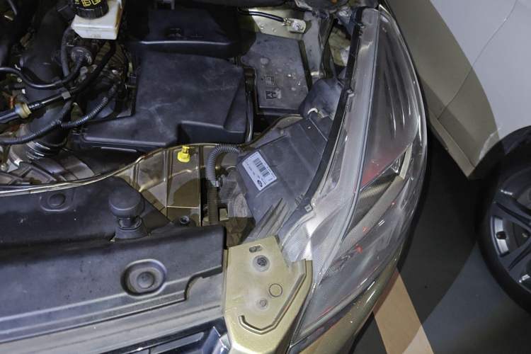 Used Ford Kuga 2015 1.5L GTDi Two-Wheel-Drive Comfort Model Engine Bay Left