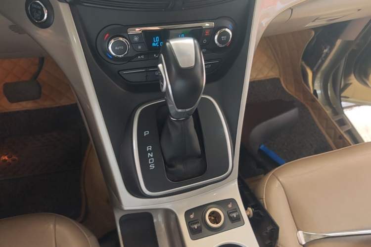 Used Ford Kuga 2015 1.5L GTDi Four-Wheel-Drive Elite Model Gear Lever