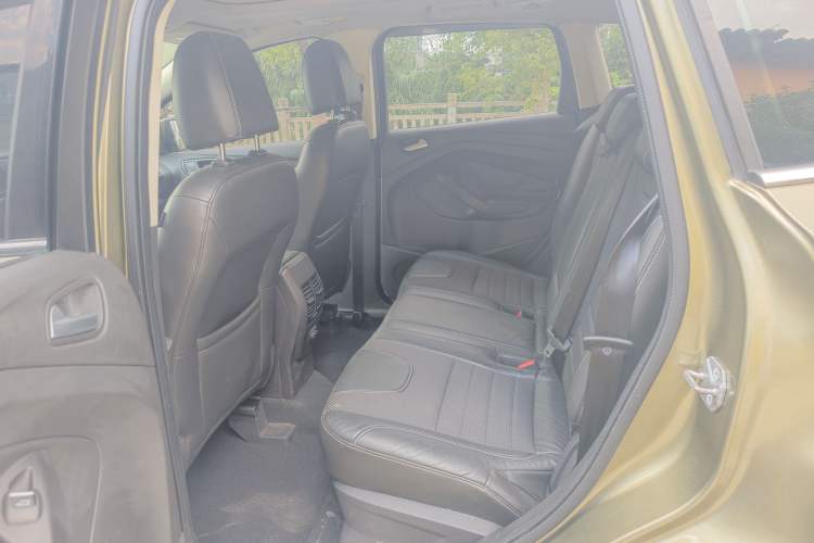Used Ford Kuga 2015 1.5L GTDi Two-Wheel Drive Fashion Edition Interior 3