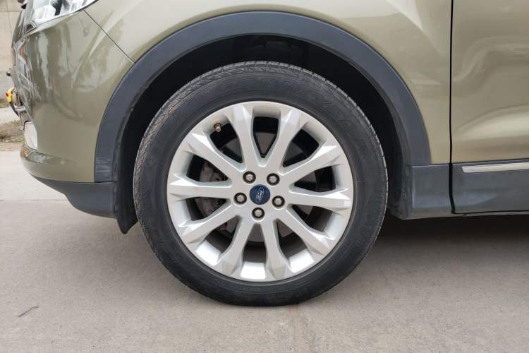 Used Ford Kuga 2015 2.0L GTDi Four-Wheel Drive Elite Model Left Front Wheel Hub
