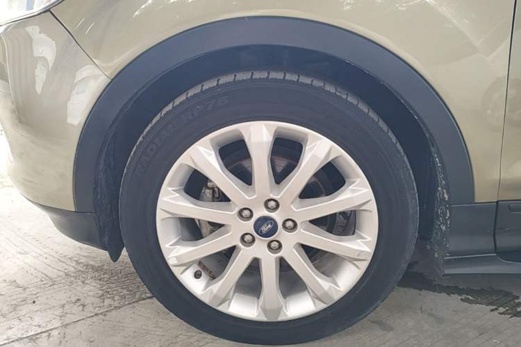 Used Ford Kuga 2015 1.5L GTDi Two-Wheel Drive Fashion Edition Left Front Wheel Hub