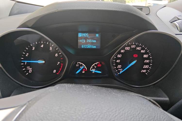 Used Ford Kuga 2015 1.5L GTDi Two-Wheel Drive Fashion Edition Odometer Close Up
