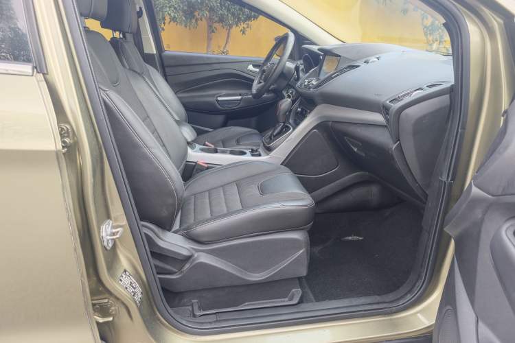 Used Ford Kuga 2015 1.5L GTDi Two-Wheel Drive Fashion Edition Right Front Seat