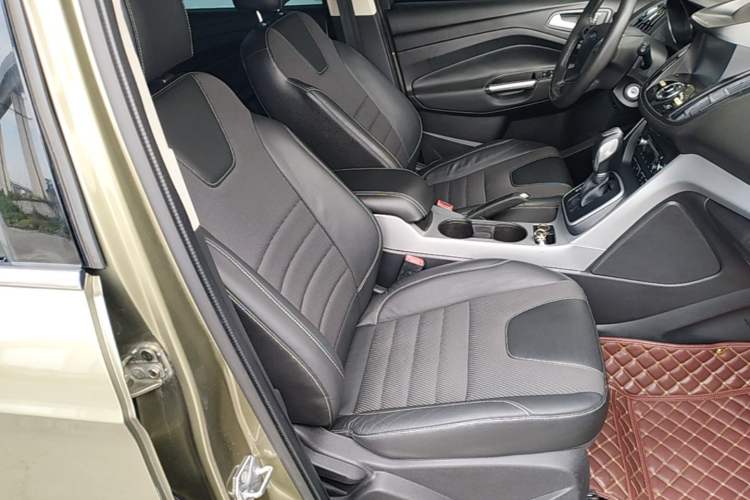 Used Ford Kuga 2015 1.5L GTDi Two-Wheel Drive Fashion Edition Right Front Seat