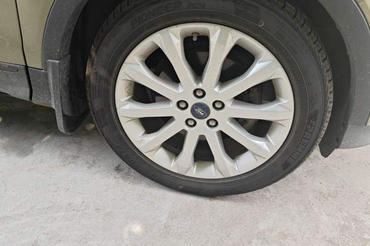Used Ford Kuga 2015 1.5L GTDi Two-Wheel Drive Fashion Edition Right Front Wheel Hub