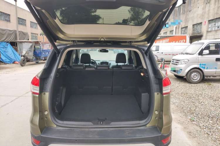Used Ford Kuga 2015 2.0L GTDi Four-Wheel Drive Elite Model Trunk